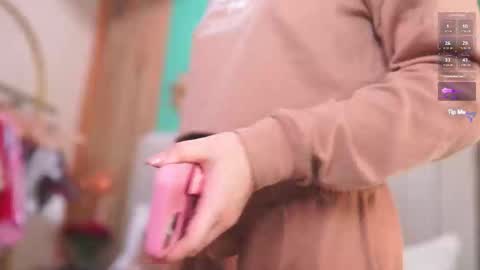 K A T L Y N  online show from December 16, 7:31 pm