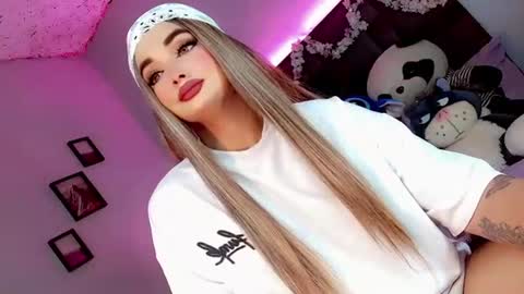 Snapshot of kattie_sweet_ chatting on October 11, 9:40 pm kattie_sweet_ online show from October 11, 9:40 pm