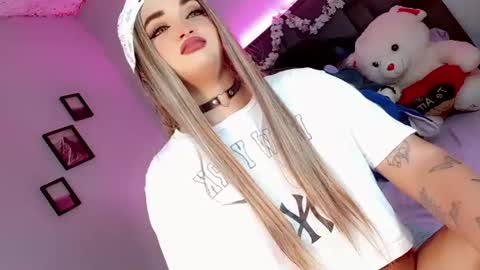 Snapshot of kattie_sweet_ chatting on October 9, 4:51 am kattie_sweet_ online show from October 9, 4:51 am