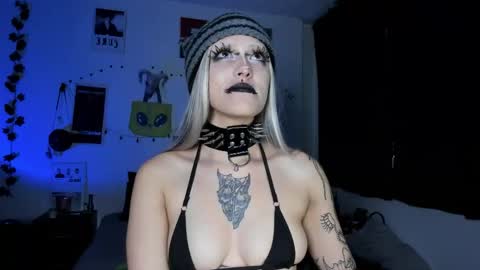 kattx   independent model online show from January 18, 6:11 am