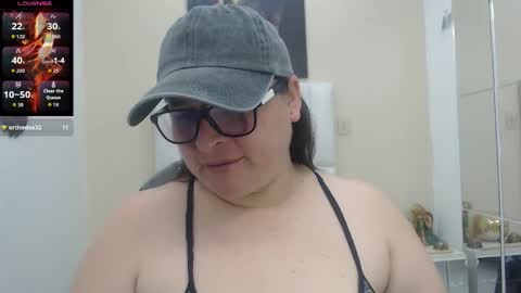 Snapshot of katty_findom_ chatting on September 17, 12:52 pm katty online show from September 17, 12:52 pm