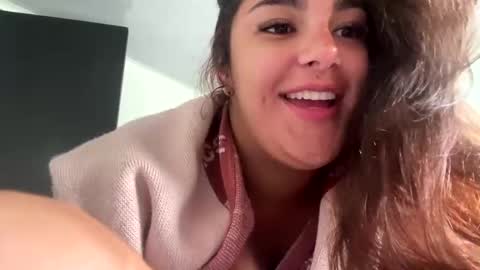 Snapshot of katybloom_ chatting on February 8, 4:36 pm    online show from February 8, 4:36 pm