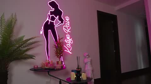 Katyerave online show from April 8, 8:12 pm