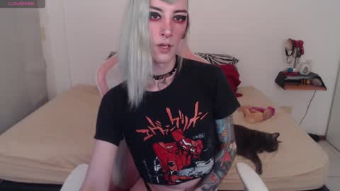 luna   online show from January 13, 2:18 am