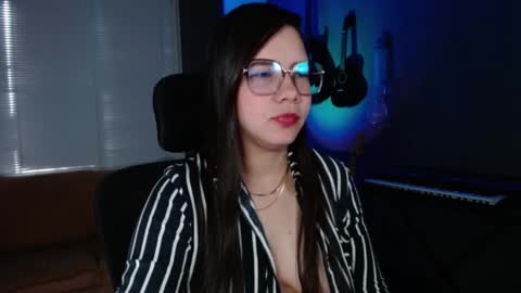 Snapshot of kay_avrill chatting on January 19, 7:04 pm Kay online show from January 19, 7:04 pm