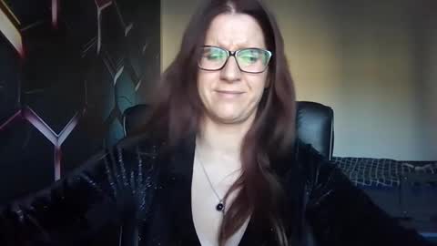 KayaLips online show from September 15, 3:35 pm