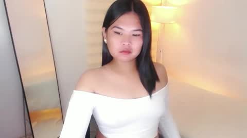 Y O U R        F U T U R E       K A Y L E E  online show from February 25, 7:09 am