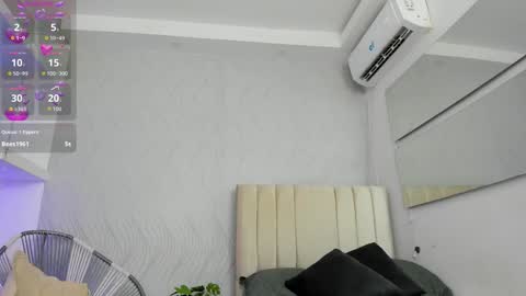 Kayna online show from November 4, 8:21 pm