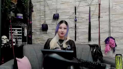 Miss Kazia online show from January 7, 1:21 am