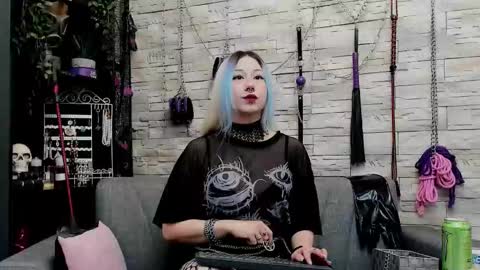 Miss Kazia online show from January 17, 2:10 am