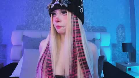 Keidy Monday to Saturday from 200 pm to 810pm  UTC-5 Colombia Time online show from December 17, 8:48 pm