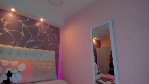 Keila online show from February 15, 2:15 am