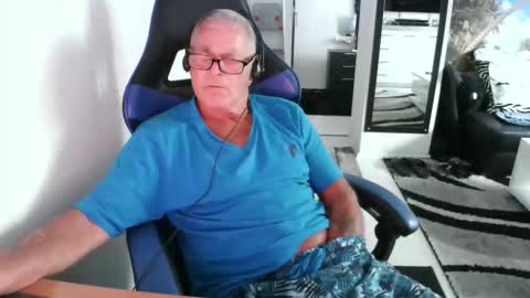 Snapshot of keinewill2002 chatting on September 12, 9:11 am keinewill2002 online show from September 12, 9:11 am