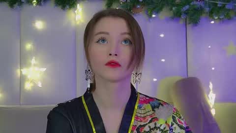 Keira online show from December 5, 6:49 pm