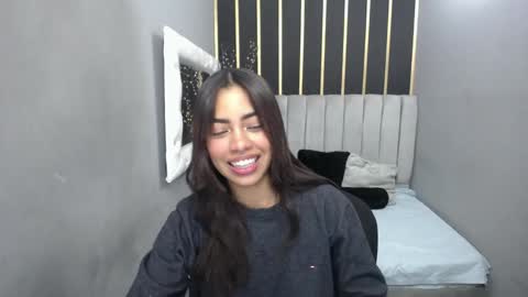  K E I Z Y  online show from December 13, 4:27 pm