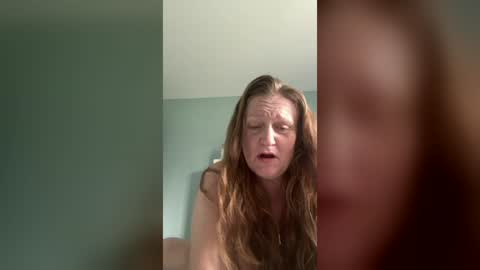kellilyn10 online show from August 7, 9:24 pm