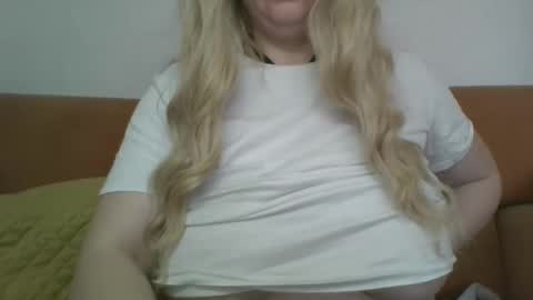 Emmie online show from April 10, 7:24 am