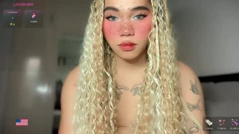 Kelly Smith online show from April 25, 9:44 am