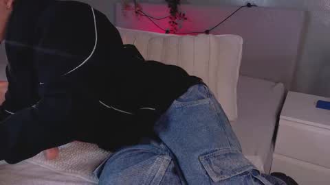   online show from February 26, 11:35 am