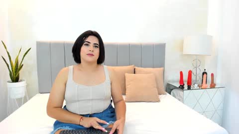 Snapshot of kendall_roous chatting on September 16, 8:34 pm kendall_roous online show from September 16, 8:34 pm