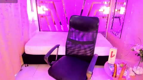 Kendall online show from September 28, 9:24 pm