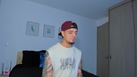 kendel_dimitri online show from December 17, 3:57 am