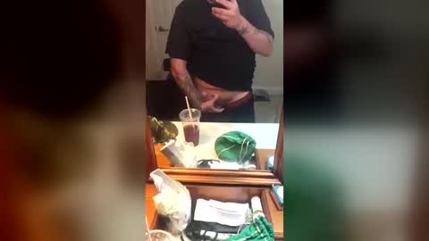 kendorskiwade60 online show from June 24, 2:51 am