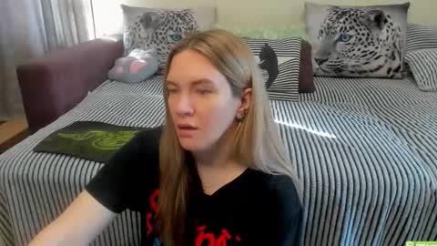 Kendra online show from May 20, 1:57 am