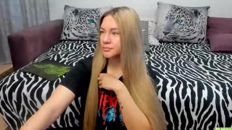 Snapshot of kendra_xx_ chatting on September 22, 1:21 am Kendra online show from September 22, 1:21 am