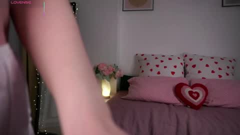 Kira online show from May 26, 10:49 pm