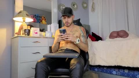 Chriss Morales online show from January 15, 1:58 am