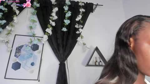 KENTHA  online show from May 13, 11:31 am