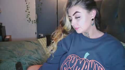 Snapshot of kenziemay97 chatting on September 12, 10:23 pm kenziemay97 online show from September 12, 10:23 pm