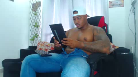 Snapshot of kerlinn2711 chatting on December 11, 7:46 pm dany wolf002 online show from December 11, 7:46 pm