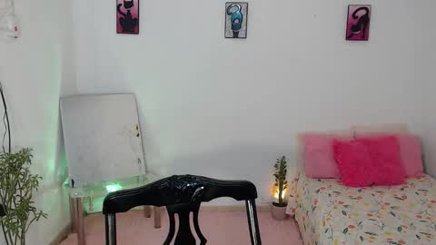 Mia  online show from October 8, 3:40 pm