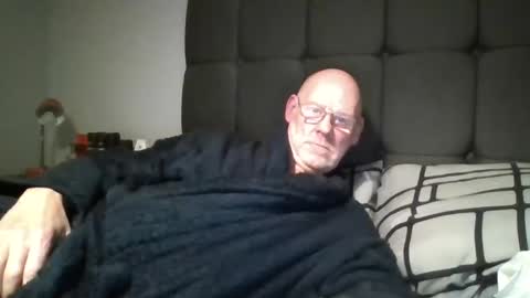 kevlooking4sez online show from January 15, 11:40 pm