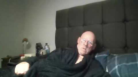 kevlooking4sez online show from May 2, 9:53 pm