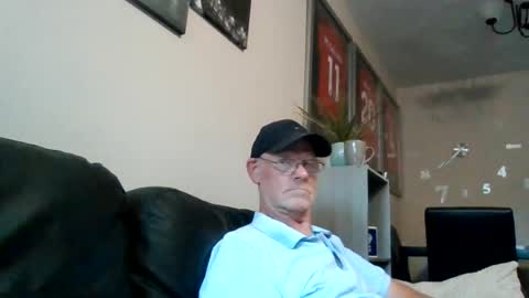 kevlooking4sez online show from August 8, 6:40 pm