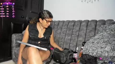 Keila Milf online show from October 8, 2:51 am