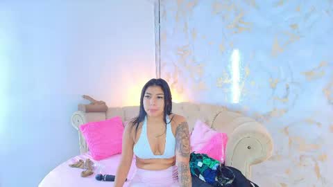 Khloe online show from May 31, 12:48 pm