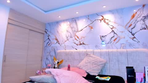    N         M online show from April 4, 2:02 pm