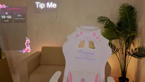 kianawhite online show from January 9, 1:55 am