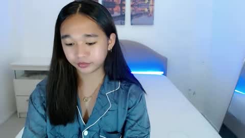 i love bella online show from October 6, 11:00 pm