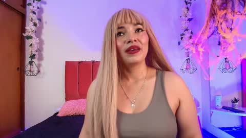 Snapshot of kiaraa88 chatting on October 22, 7:59 pm Valery online show from October 22, 7:59 pm