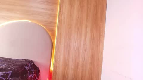 kiaralopez_ online show from April 14, 3:32 am