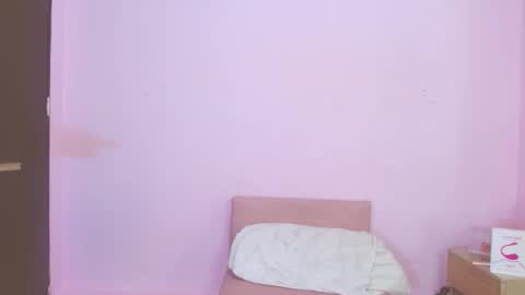 Snapshot of kiitty_horny_ chatting on October 21, 12:32 pm Melody online show from October 21, 12:32 pm