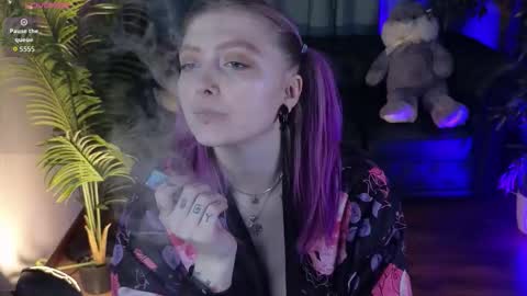 Kiki online show from February 6, 9:50 pm