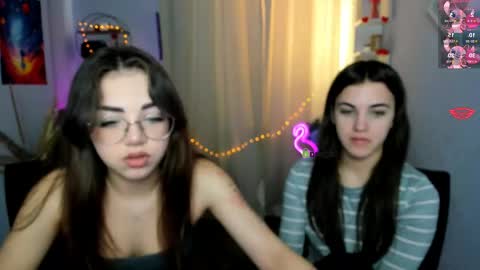 kiki_swan online show from April 14, 6:27 am