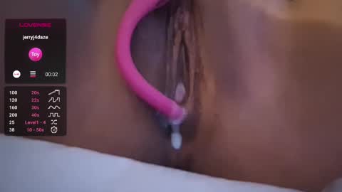 KikiCutie online show from April 5, 3:25 am