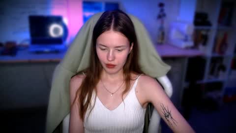 Mika and Miranda online show from December 4, 7:28 pm